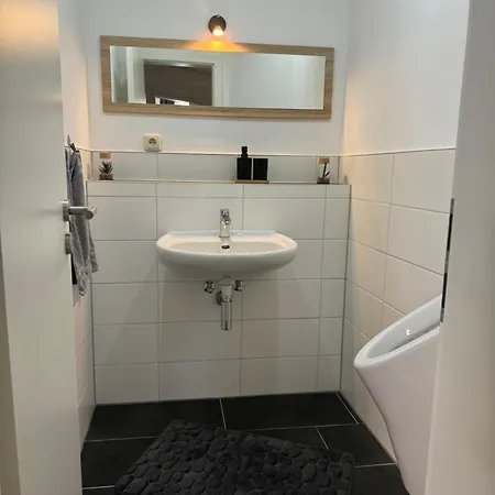 Apartmenthaus Messe * ארפורט